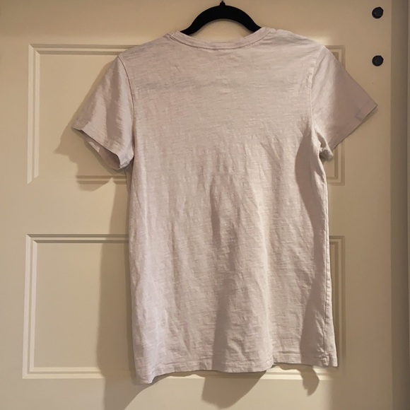 Vneck tshirt universal thread - Picture 2 of 3